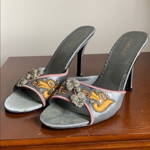 COPY - WOMANS SIZE 9 1/2 HEELS
